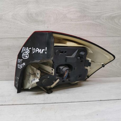 fonar-zadnii-levyi-audi-a4-b6-art-113167-big-4