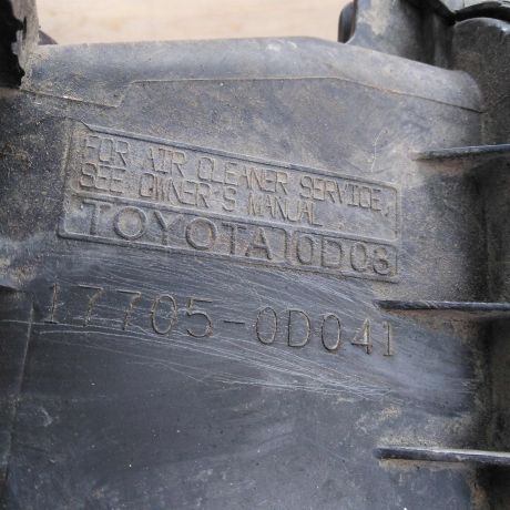 korpus-vozdusnogo-filtra-toyota-corolla-ix-e120-e130-rest-xetcbek-art-37983-big-1