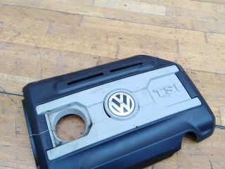 dekorativnaia-kryska-dvigatelia-nakladka-volkswagen-passat-b7-18-tsi-cda-art-41197