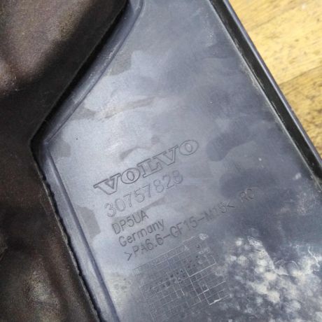 dekorativnaia-kryska-dvigatelia-nakladka-32i-volvo-xc90-rest-art-43714-big-2