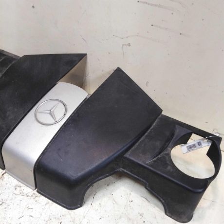 dekorativnaia-kryska-dvigatelia-nakladka-mercedes-w220-art-44862-big-1