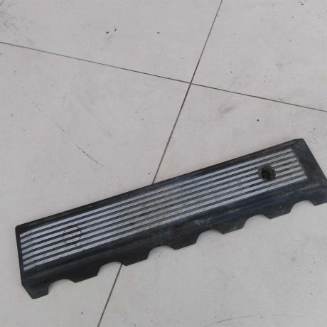 dekorativnaia-kryska-dvigatelia-nakladka-bmw-e39-28i-mkpp-art-55879-big-0