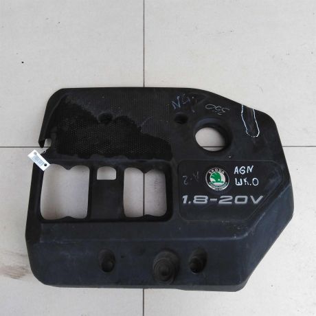 dekorativnaia-kryska-dvigatelia-nakladki-skoda-octavia-tour-18-agn-art-58591-big-0