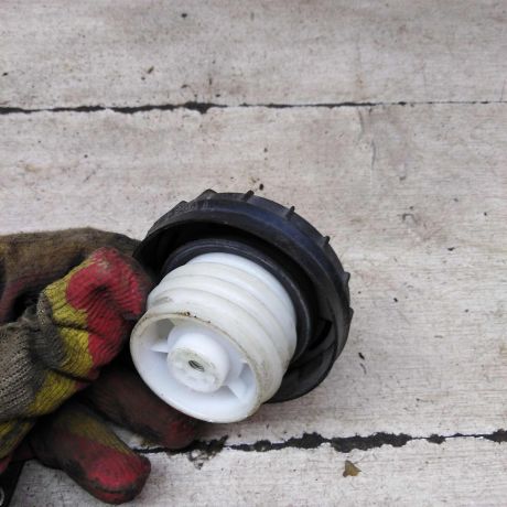 probka-toplivnogo-baka-daewoo-nexia-art-95602-big-1