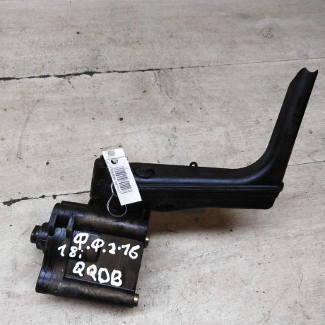 nasos-maslianyi-18i-qqdb-ford-focus-2-art-95609-big-0