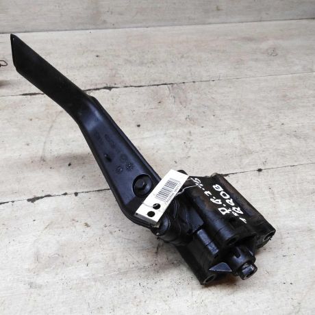 nasos-maslianyi-18i-qqdb-ford-focus-2-art-95609-big-2