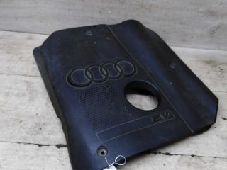 dekorativnaia-kryska-dvigatelia-audi-a6-c5-art-101359