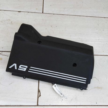 dekorativnaia-kryska-dvigatelia-audi-a6-c5-pravaia-art-103966-big-0