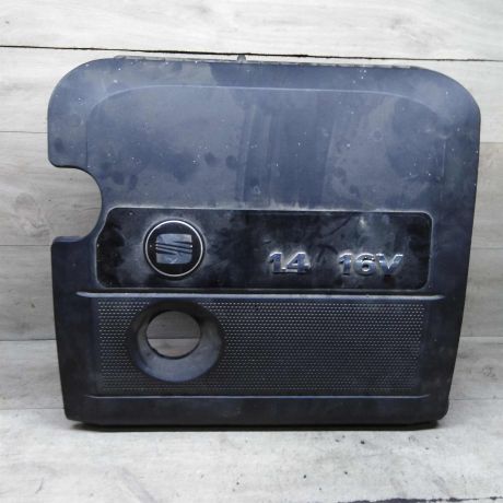 korpus-vozdusnogo-filtra-dekorativnaia-nakladka-dvigatelia-seat-cordoba-ii-art-104135-big-0