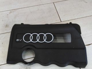 dekorativnaia-kryska-dvigatelia-audi-a4-b5-art-104920
