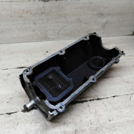 klapannaia-kryska-pravaia-golovki-cilindrov-audi-100-c4-abc-art-106843-big-4