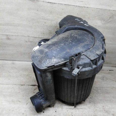 korpus-vozdusnogo-filtra-volkswagen-transporter-t4-melkii-defekt-art-108427-big-0