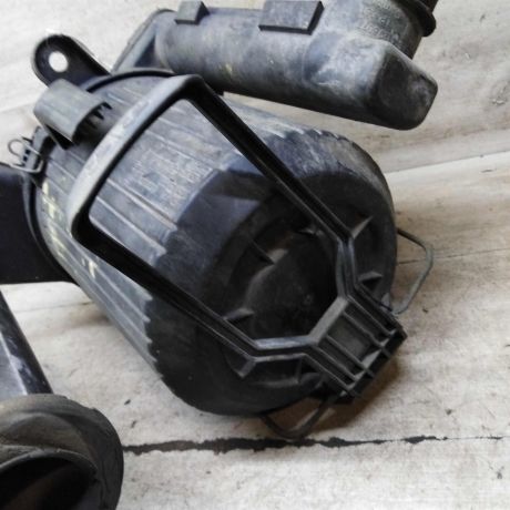 korpus-vozdusnogo-filtra-volkswagen-transporter-t4-melkii-defekt-art-108427-big-2