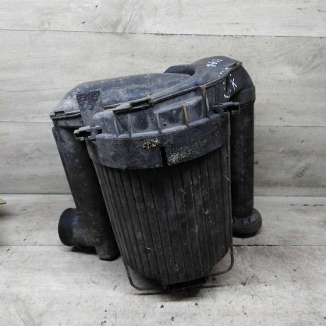 korpus-vozdusnogo-filtra-volkswagen-transporter-t4-melkii-defekt-art-108427-big-5