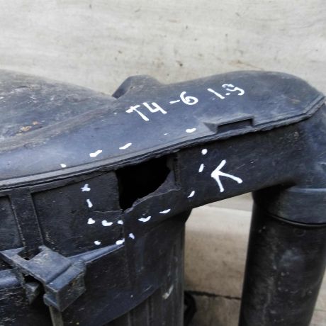 korpus-vozdusnogo-filtra-volkswagen-transporter-t4-melkii-defekt-art-108427-big-7