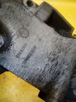 kreplenie-dvigatelia-renault-kronstein-dvigatelia-megane-1-art-12324-big-1