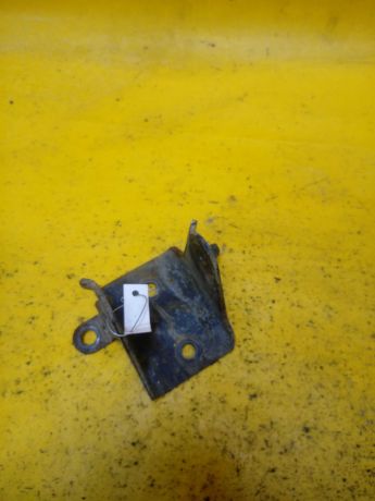 kronstein-krepleniia-dvigatelia-perednii-hyundai-elantra-hd-art-13131-big-2