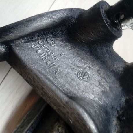 kronstein-maslianogo-filtra-volkswagen-transporter-t4-074115417n-art-13399-big-2