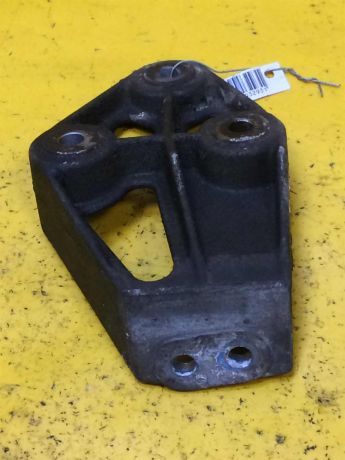 kronstein-krepleniia-dvigatelia-15-daewoo-nexia-art-13787-big-0