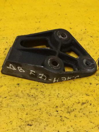 kronstein-krepleniia-dvigatelia-15-daewoo-nexia-art-13787-big-1