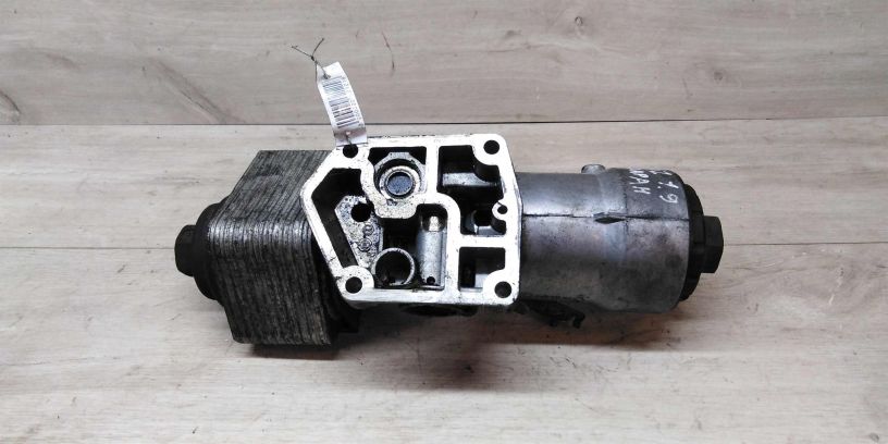 kronstein-maslianogo-filtra-volkswagen-sharan-045115389c-art-14355-big-0