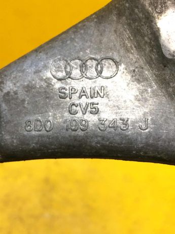 kronstein-dvigatelia-audi-a6-c5-allroad-art-14723-big-3