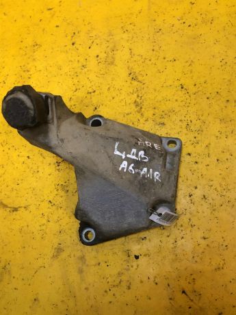 kronstein-krepleniia-dvigatelia-audi-a6-c5-allroad-art-14791-big-2
