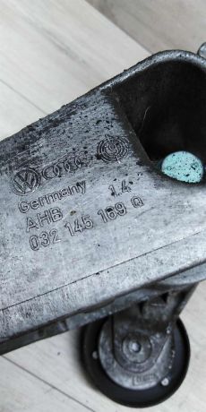 kronstein-dvigatelia-volkswagen-golf-4-art-15627-big-3