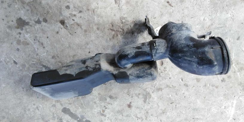 patrubok-vozdusnyi-filtra-mazda-323-art-15781-big-2