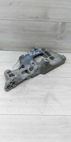 kronstein-na-dvigatel-skoda-octavia-a5-art-15998-big-1