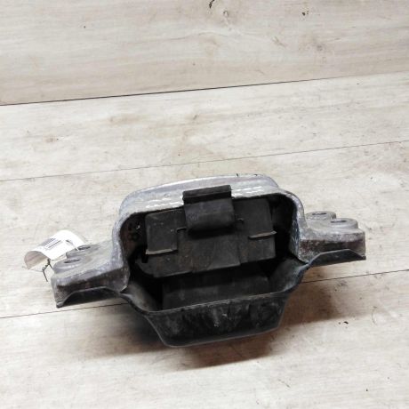 opora-dvigatelia-pravaia-skoda-octavia-a5-art-16286-big-1