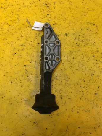 kronstein-dvigatelia-perednii-volkswagen-passat-b5-23-agz-art-17450-big-2