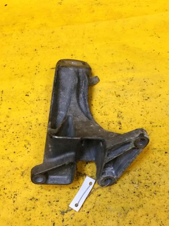 kronstein-dvigatelia-pravyi-volkswagen-passat-b5-23-agz-art-17454-big-1