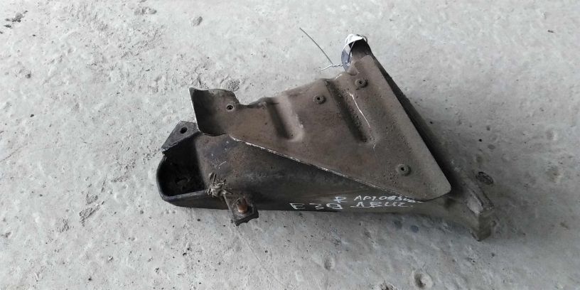 kronstein-dvigatelia-pravyi-bmw-e39-art-17659-big-0