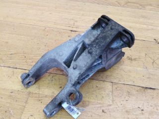 kronstein-dvigatelia-perednii-volkswagen-transporter-t5-art-17749