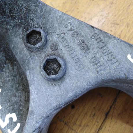 kronstein-dvigatelia-perednii-volkswagen-transporter-t5-art-17749-big-4