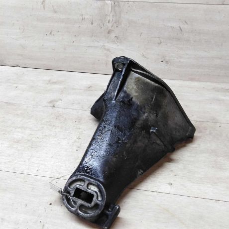 kronstein-dvigatelia-pravyi-audi-80-b4-19-tdi-art-18199-big-0