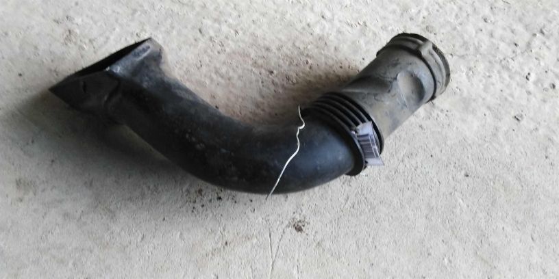 patrubok-podaci-vozduxa-audi-a8-d2-art-18603-big-1