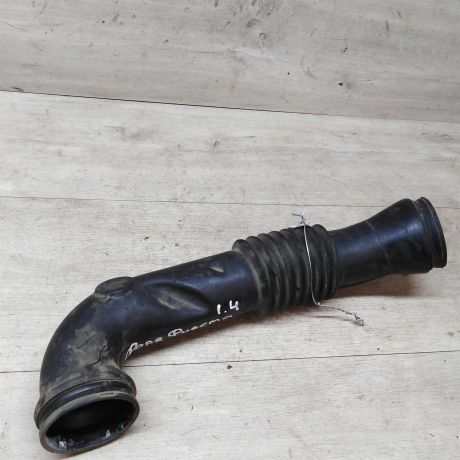 patrubok-vozdusnyi-podaci-vozduxa-ford-fiesta-art-18748-big-1