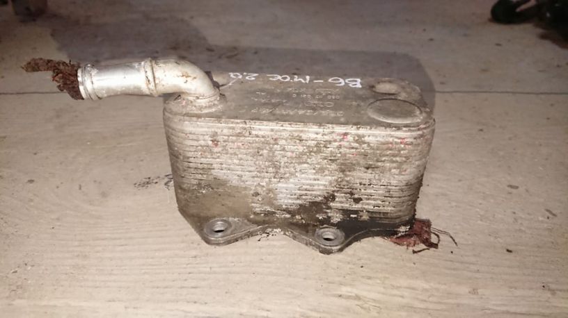 radiator-oxlazdeniia-masla-xolodilnik-volkswagen-passat-b6-20i-bvy-art-20808-big-4