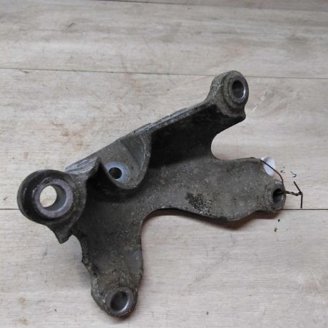 kronstein-dvigatelia-levyi-audi-a6-c6-art-21164-big-1