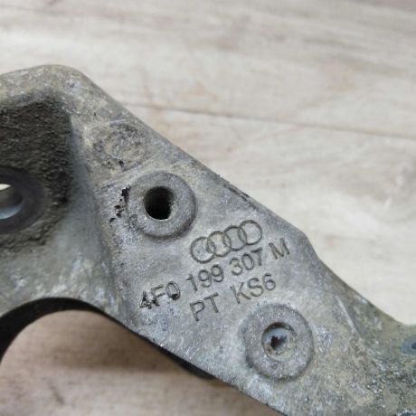 kronstein-dvigatelia-levyi-audi-a6-c6-art-21164-big-2