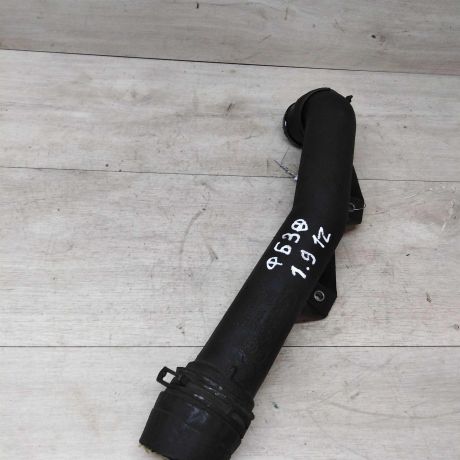 patrubok-podaci-vozduxa-volkswagen-passat-b3-19-tdi-art-21541-big-0