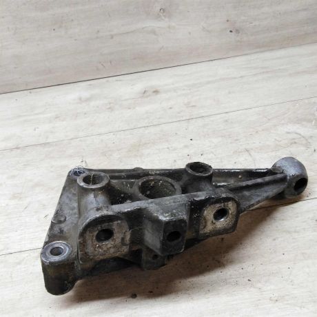 kronstein-krepleniia-dvigatelia-pravyi-volkswagen-bora-23-agz-art-23513-big-2