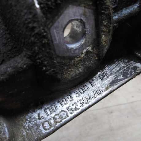 kronstein-dvigatelia-pravyi-audi-a8-d2-art-24477-big-2