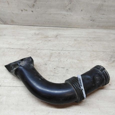 patrubok-vozduxovoda-audi-a8-d2-art-25132-big-0