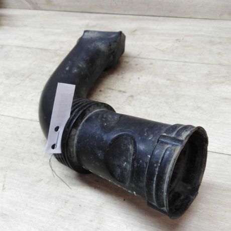 patrubok-vozduxovoda-audi-a8-d2-art-25132-big-3