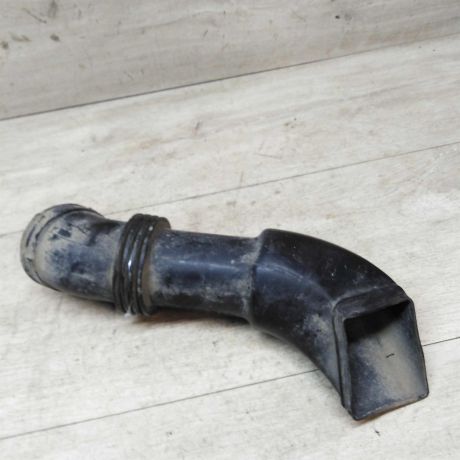 patrubok-vozduxovoda-audi-a8-d2-podaci-vozduxa-art-25156-big-2