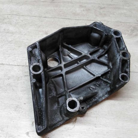 kronstein-krepleniia-dvigatelia-pravyi-renault-logan-16-k7m-710-art-25480-big-2