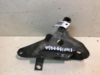 kronstein-dvigatelia-perednii-volkswagen-golf-3-bu-original-art-28138